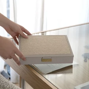 STACKERS - RAFFIA SKARTGRIPASKRÍN MEÐ LOKI, TAUPE